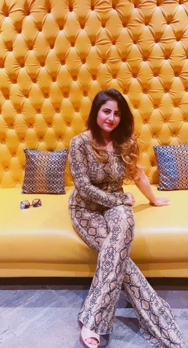  call girls service in aerocity